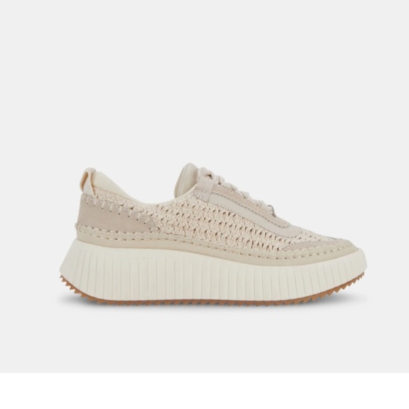 Dolce Vita Dolen Tan Sneaker - Size: 6 - Picture 1 of 8